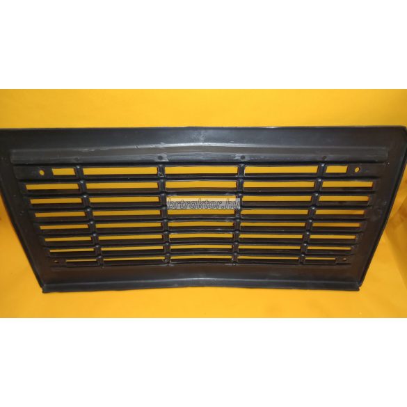 Első rács motorháztetőbe U445